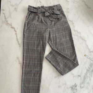 Express - High Rise Ankle dress pants. Size 4R